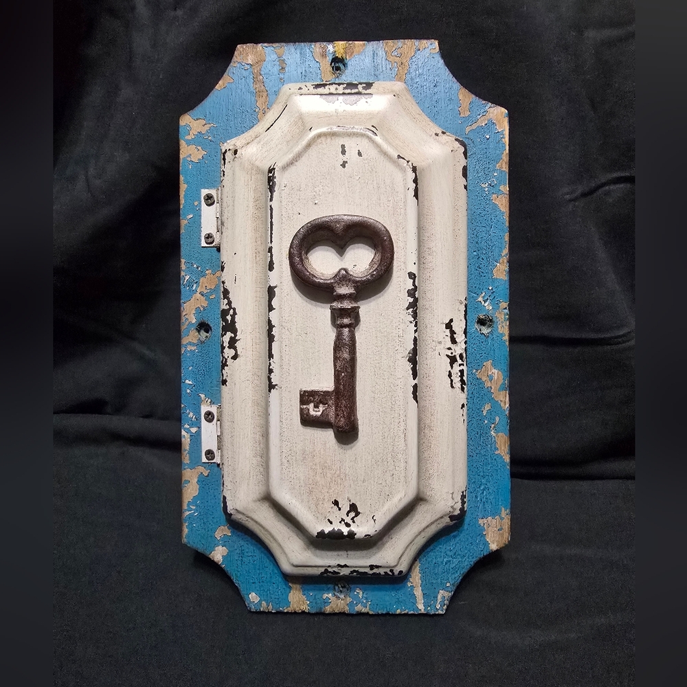 Vintage Key Wall Decor in Blue and Cream